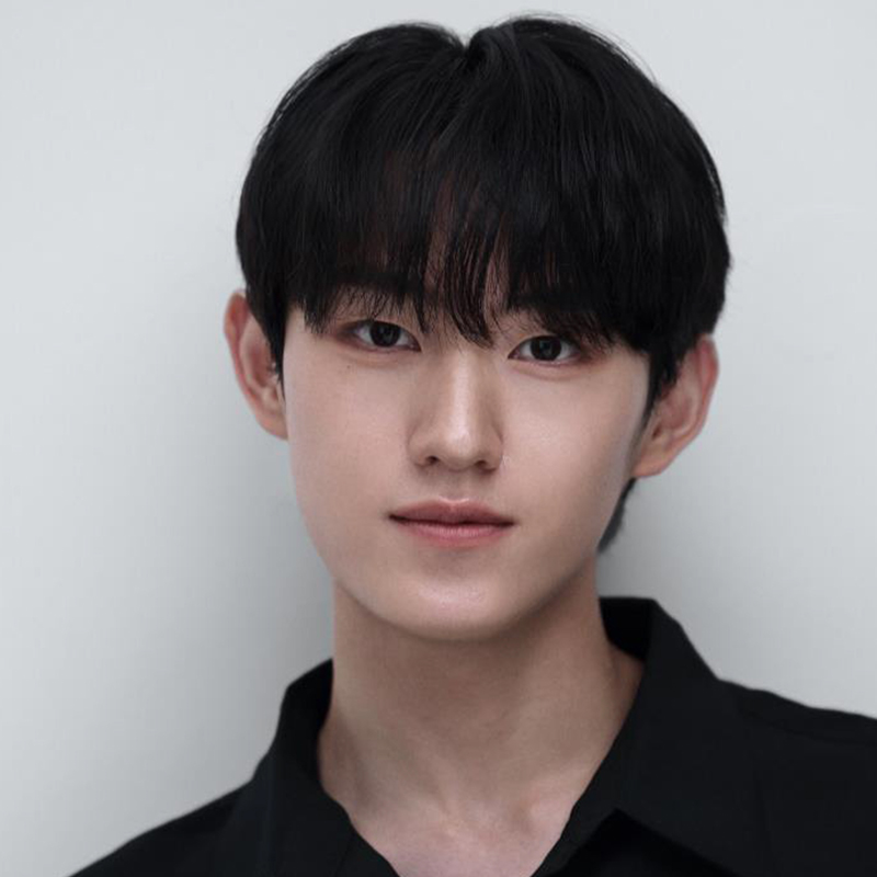 홍 성 민